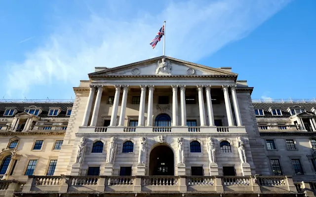 Private Equity Sector Faces Increasing Default Risks Amid Economic Challenges