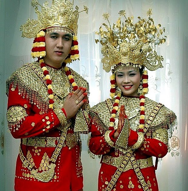 YUK Intip Pakaian Tradisional Khas Sumatera Barat ~ SATU 