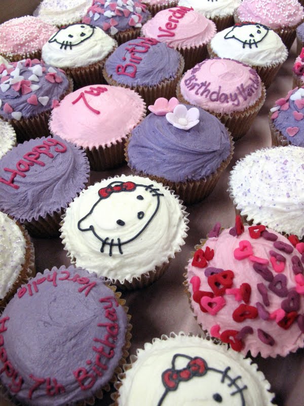 Hello Kitty birthday cupcakes