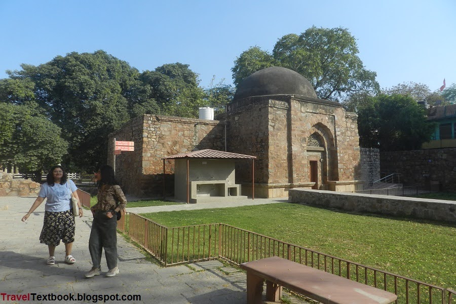 Hauz Khas Complex