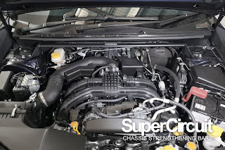 SUPERCIRCUIT Front Strut Bar/ Front Tower Brace Bar installed to the 2nd gen. Subaru XV FB20 engine bay.
