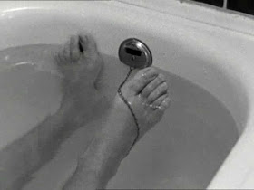 Wenders. Alice in the Cities. Fear bathtub scene 1