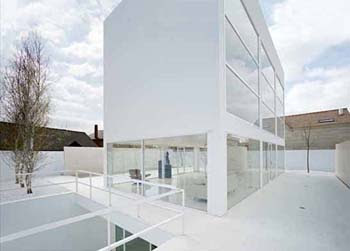 IDEA DESIGN CASA HOUSE CLEAN and WHITE IN ZARAGOZA