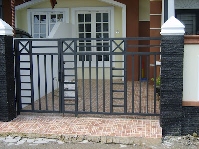 beberapa model contoh pintu pagar  besi minimalis 