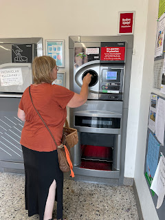 Lotte recycling bottles with a machine that reads the bar code