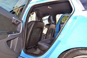 Rear space is generous in the V60 too, rear seats are also heated