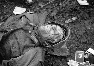 dead soldier in WWII