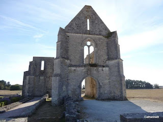 abbaye-notre-dame-ré-dite-chateliers-jpg