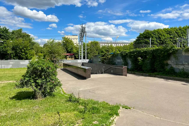 Варшавское шоссе, дворы, подземный пешеходный переход под железнодорожными путями Павелецкого направления «Каширский проезд»