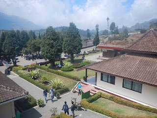 pemandangan dari atas museum