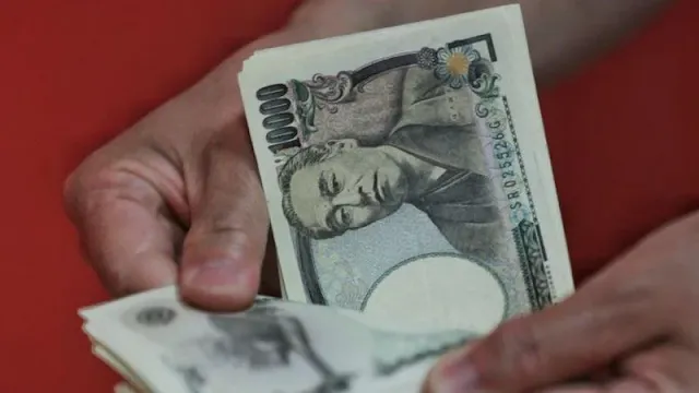 Japanese yen weakens past 150 per dollar for first time in 32 years