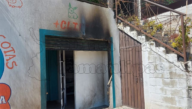 Hombre incendia veterinaria en Puebla tras muerte de su mascota