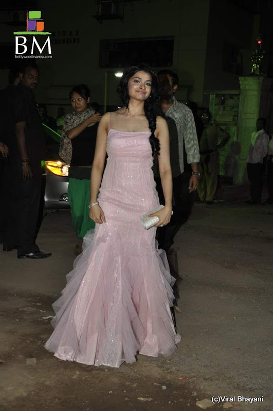 Prachi desai at th Idea Filmfare Awards  photos sexy stills