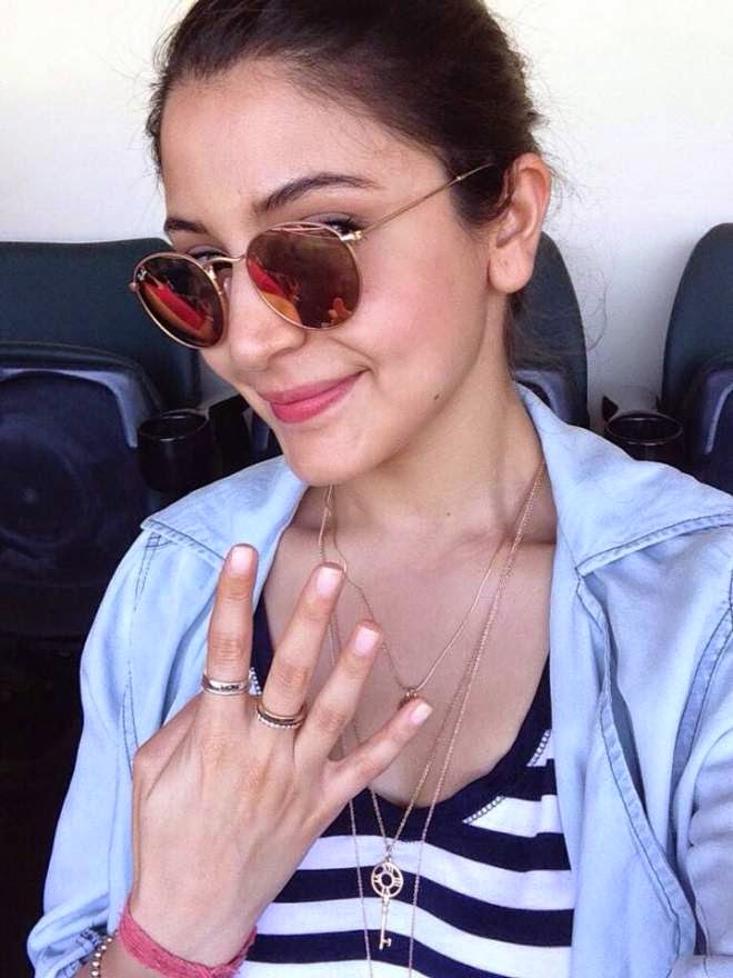 Anushka Sharma Selfie Photos