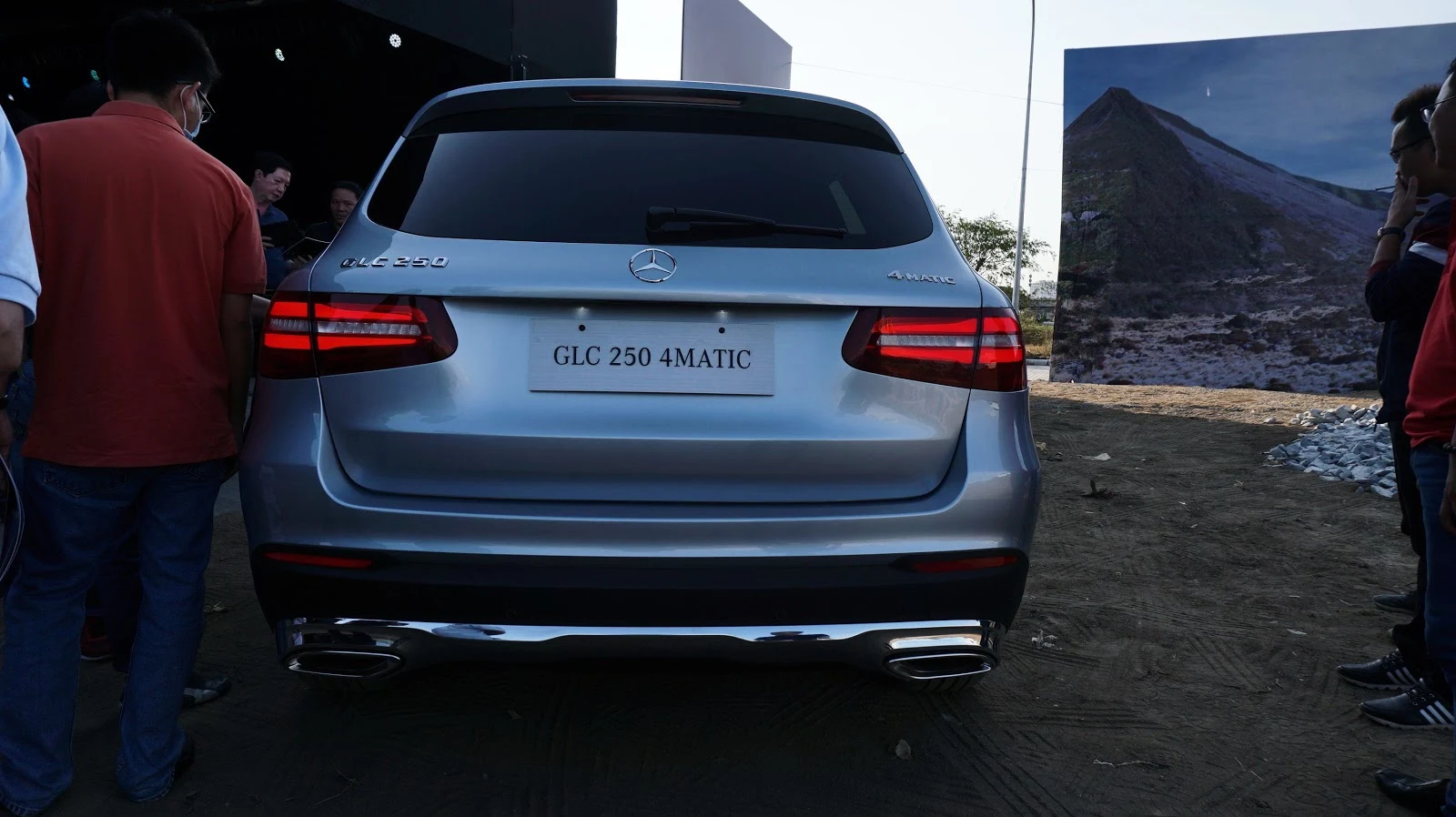 Cận cảnh Mercedes-Benz GLC 250 4Matic 2016