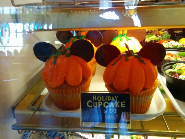 Image Result For Halloween Decorated Cupcake
