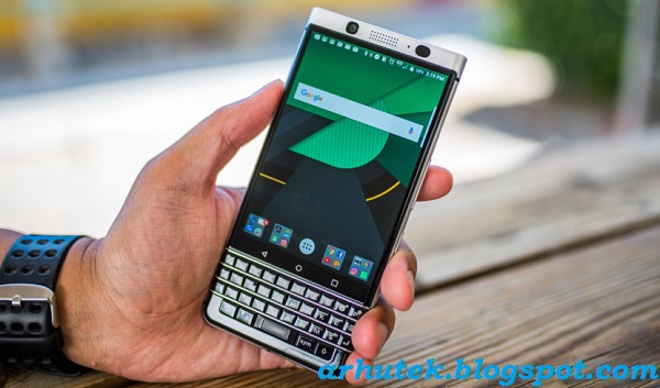  Handphone BlackBerry atau lebih terkenal dengan sebutan hp BB pernah menggebrak pasaran de Harga Hp BlackBerry Baru dan Bekas Maret 2018