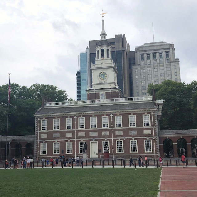 Admiring Independence Hall from the lawn.