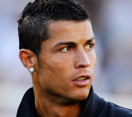 Ronaldo Hairstyle on Cristiano Ronaldo Cool Fauxhawk Haircut   Hairstyle Haircut