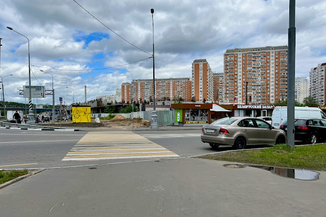 Красногорск, Волоколамское шоссе, Ильинский бульвар, заброшенный недостроенный гараж