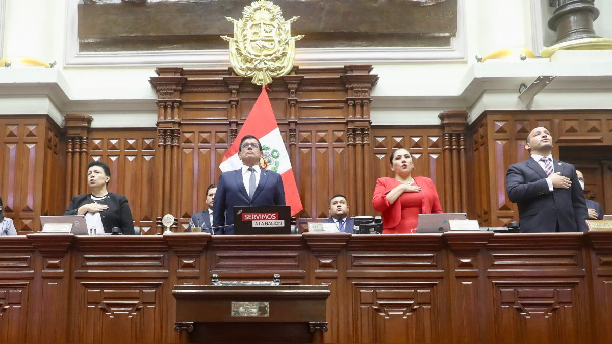 El Congreso de la República decidió destituir al presidente golpista Pedro Castillo