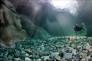 Sungai+Terjernih+Di+Dunia+(2).jpg