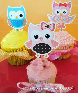 Pretty Owls: Free Printable Invitations, Toppers and Stickers.