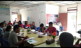 Camat Buntao Siro Sarungallo dan Bappeda Torut Buka Rapat Tim Implementasi Replikasi Lab Kemiskinan 