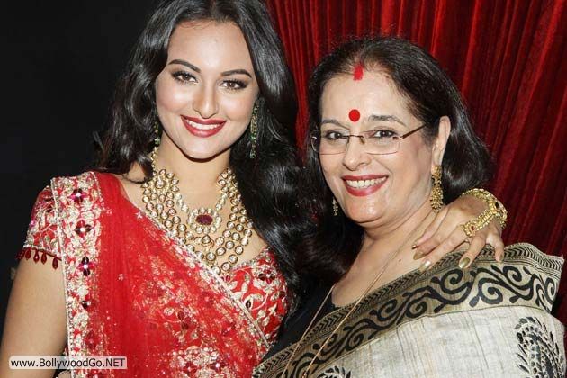 Sonakshi+Sinha%27s+mother+Poonam