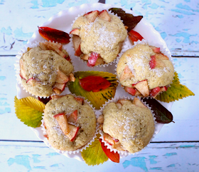 Over a dozen lunchbox-ready freezer muffins | Take from the freezer and they thaw by lunch!