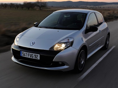 2011 Renault Clio Wallpaper