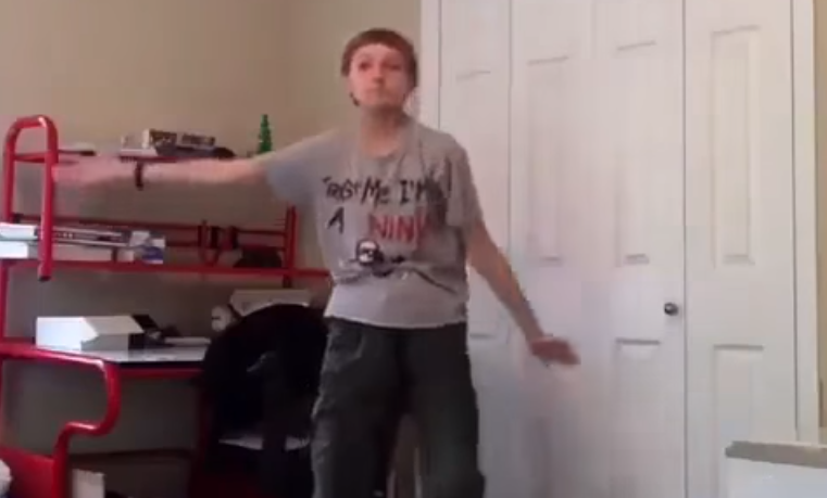 TEEN BOY FUNNY DANCING
