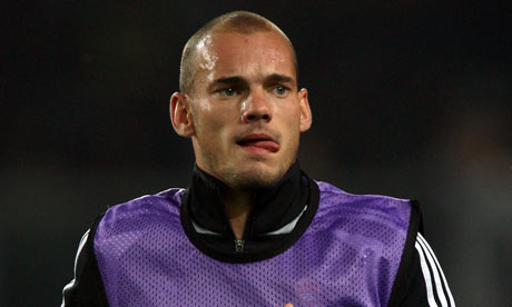 wesley sneijder 2011. on redwesley sneijder sees