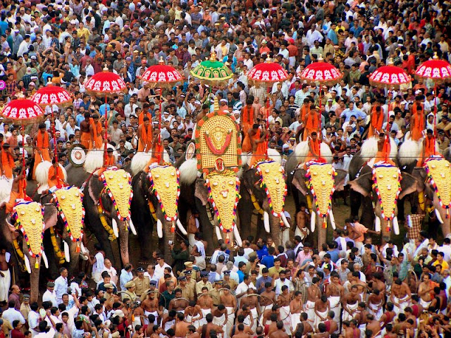 emple célèbrent leurs petites et grandes fêtes en kerala