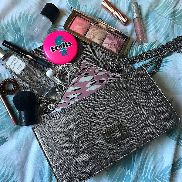 WHAT'S IN MY EVENING BAG?