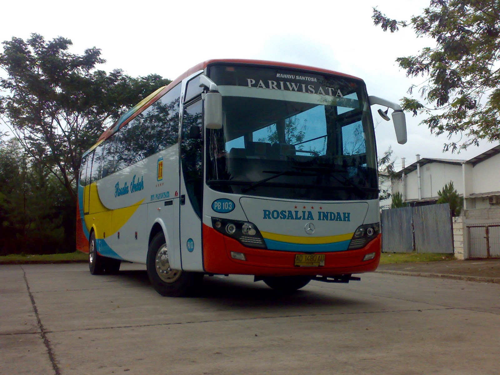 Modifikasi Bus