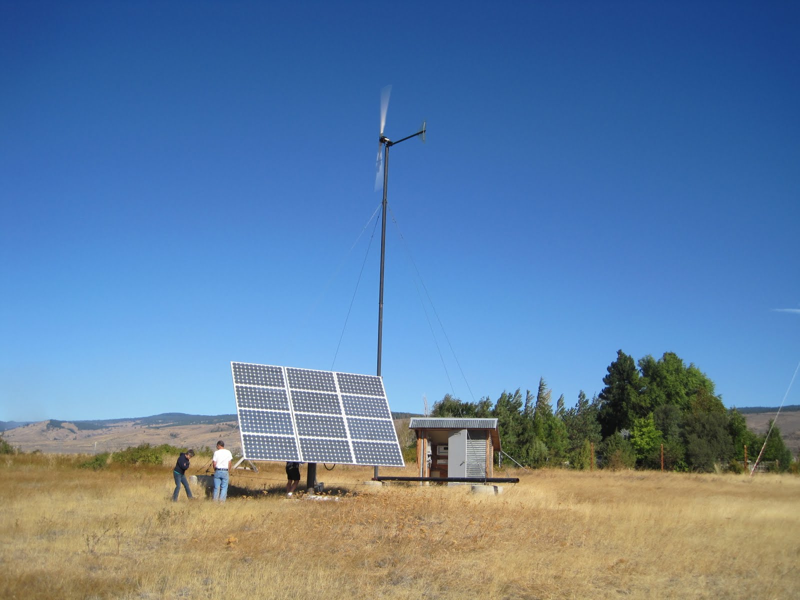 Wind and Solar Combined to Produce Electricity