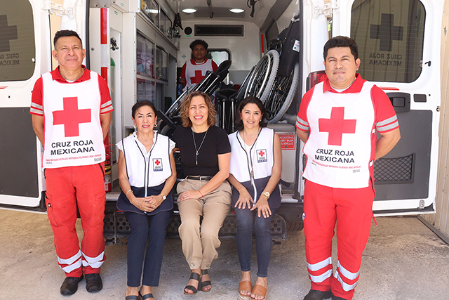 La Beneficencia Pública dona sillas de ruedas la Cruz Roja Mexicana