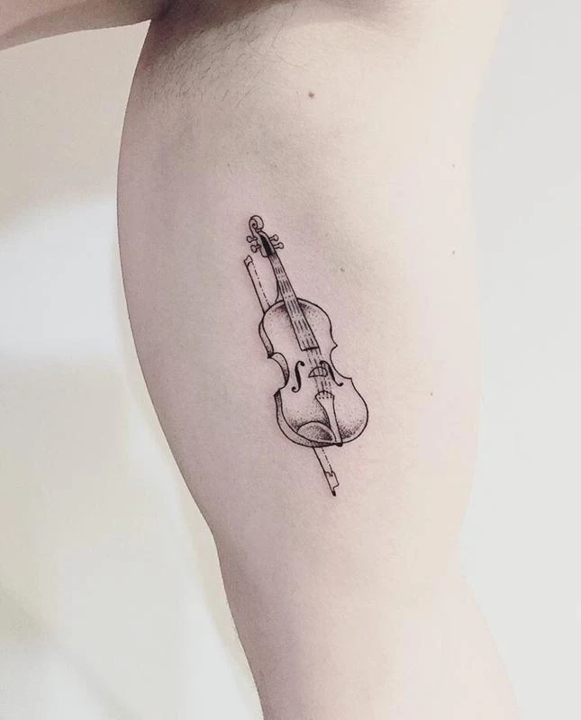 Vemos la foto de un tatuaje musical