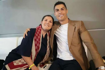 Ronaldo Menyumbang Ke Pusat Perawatan Kanker