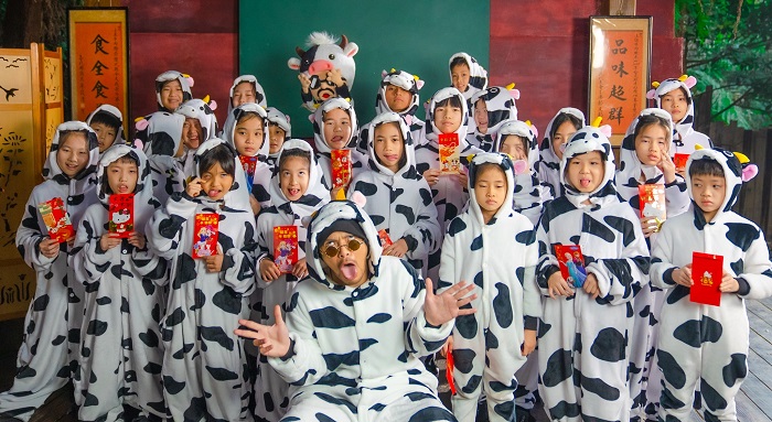 Namewee I Am a Cow Kids Children Choir Singing