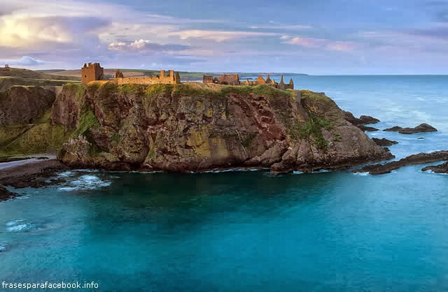 DUNNOTTAR CASTLE - STONEHAVEN - ABERDEEN, SCOTLAND