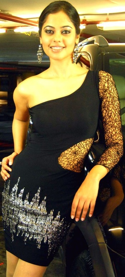 Bindhu Madhavi in Hot Black Dress