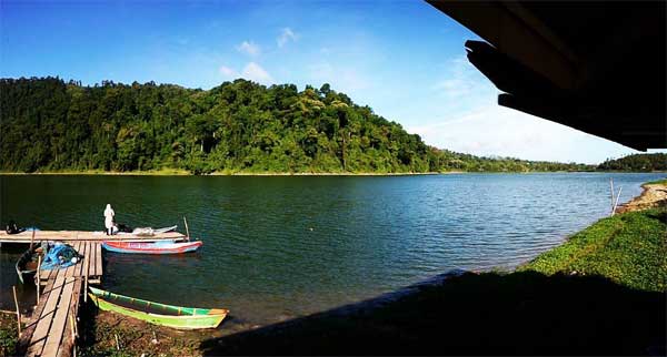 Danau Aneuk Laot