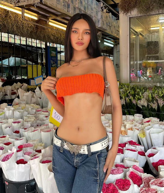 Chayanon jaratthong (@thisispimdaw) – Most Beautiful Transgender Clothing Styles in Flower Market Bangkok