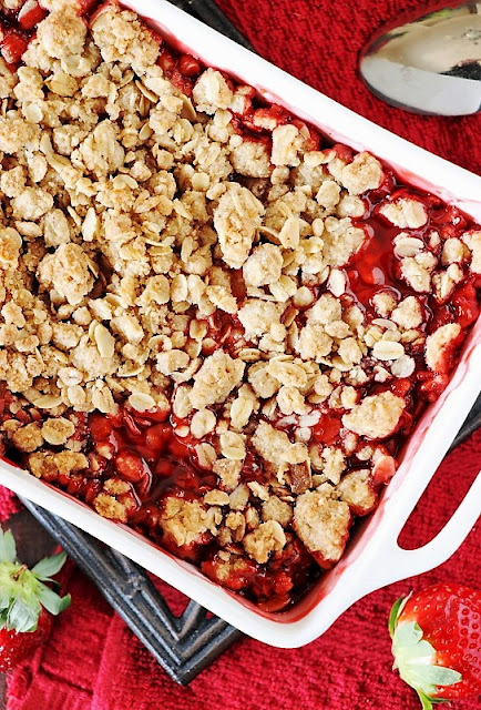 perfectly delicious dessert for strawberry lovers Fresh Strawberry Crisp