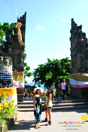 Pura Tanah Lot temple 001