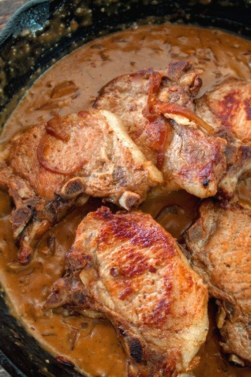 Recipe of Pork Chops in Sour Cream Gravy