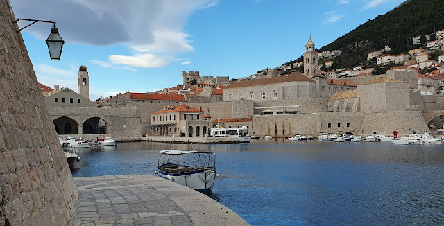 Photo 13/24 - Le port de la vieille ville de...