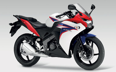 2011 Honda CBR125R Tricolor Edition